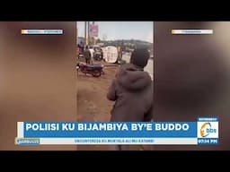 Poliisi eri Kunoonya Mukyala ali mu katambi nga Alumiriza Poliisi Okukaka Abavubuka Okutema Abantu