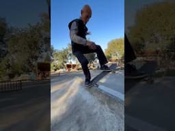 Blunt slide spine corner, Shuv noseblunt 180 - Santa Rosa DIY - Joel Jutagir #skateboarding #shorts