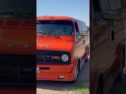 “ORANGEATANG” Dodge Van Rolling Into The 50th Van Nationals #sickcarsandtrucks