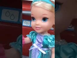 Baking a giant cake - Anna and Elsa Toddlers #barbie #elsaandanna #dolls #rapunzel #shorts