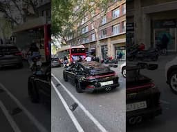 Black/yellow Porsche 992 GT3