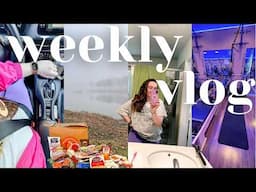 decluttering the house for the new year, pilates routine, + home library clean | WEEKLY READING VLOG