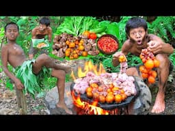 Primitive Technology - Cook On Arock Recipes - Cooking Chicken Egg Intestine