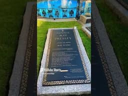 Elvis Presley’s Grave at Graceland | Meditation Garden #elvispresley #elvis #graceland #grave