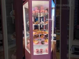 Voodoo Donuts in Seattle opened its door on December 10th at 8 am